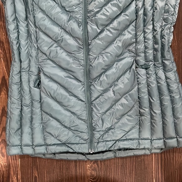 32 HEAT Puffer Vest - Picture 6 of 6